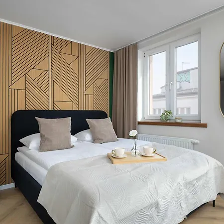 Elegant For 2 Guests Near Spodek By Renters Apartment *