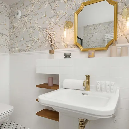 Elegant For 2 Guests Near Spodek By Renters Apartment *