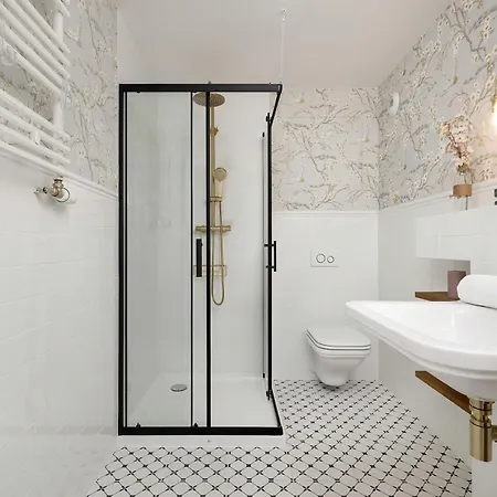 Elegant For 2 Guests Near Spodek By Renters Apartment