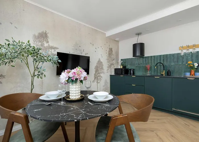 Elegant For 2 Guests Near Spodek By Renters *