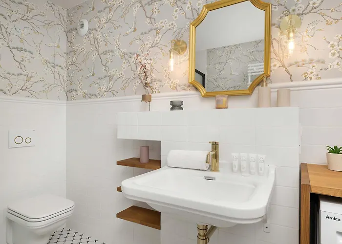 Elegant For 2 Guests Near Spodek By Renters Apartmán *